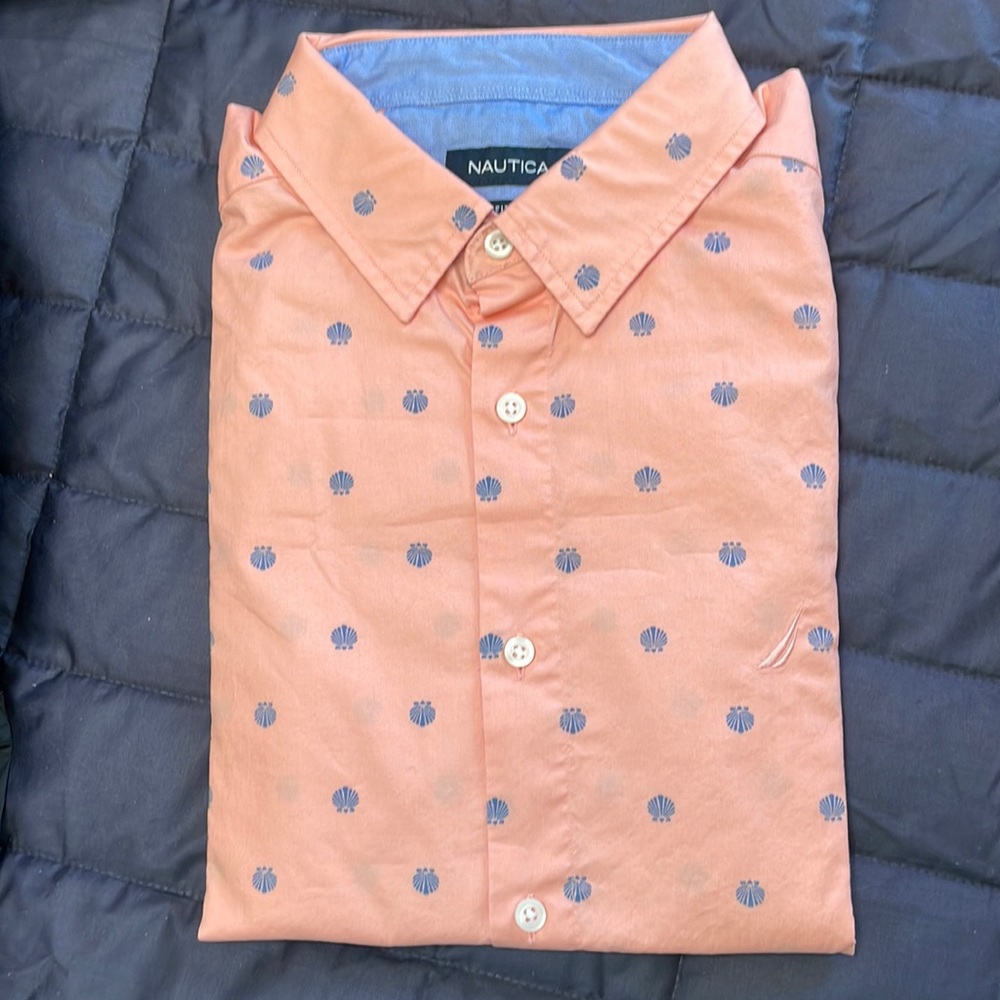 NWT Nautical Mens long sleeve button down shirt. Size Medium.